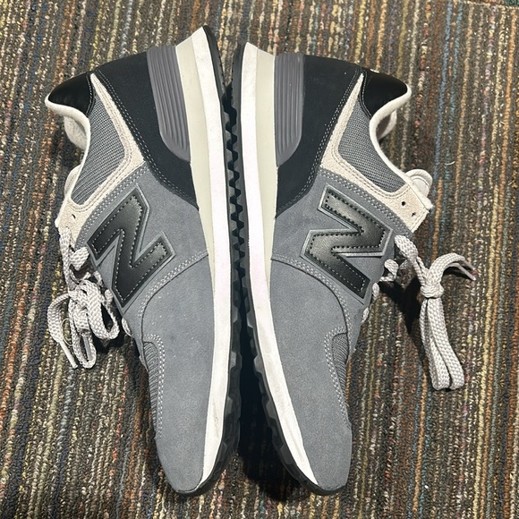 New Balance 574 Size 10 - Picture 2 of 5